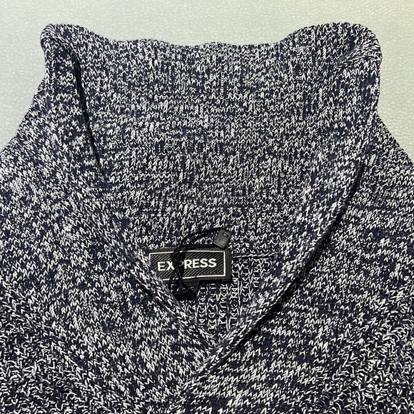 Sweater - Picture 4 of 7